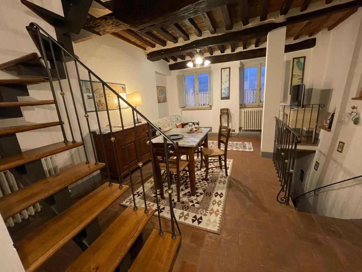 Pulcinella Appartamento Tipico Centro Storico Montepulciano Luaran gambar